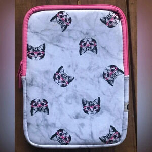 Cat in‎ Glasses Early 2000s IPad / Tablet Case 10” X 7”